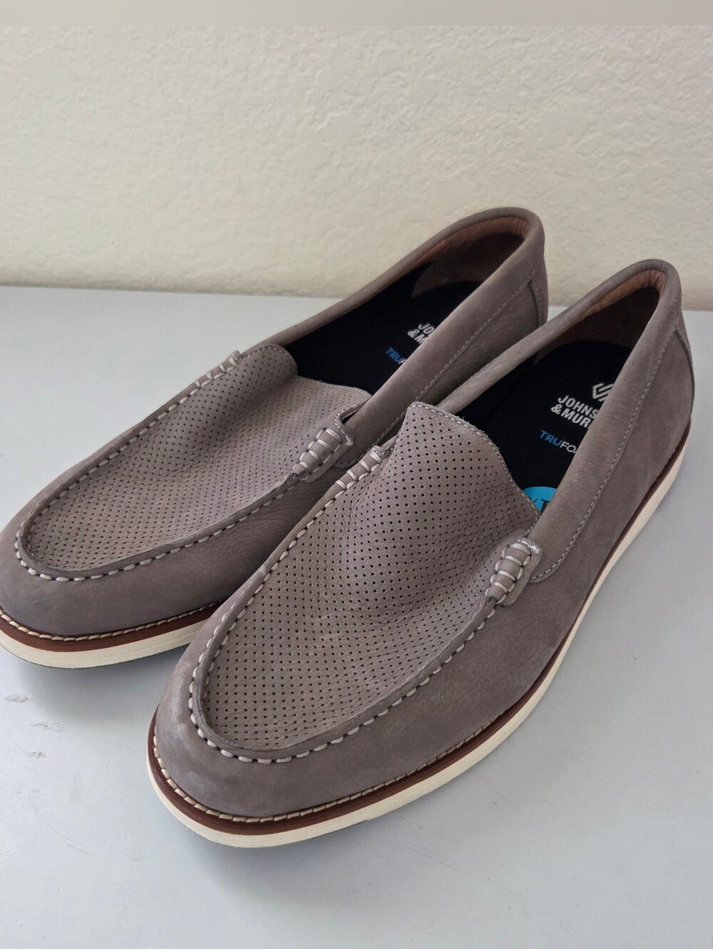 Johnston & Murphy Trufoam Hodges Loafers inPerforated Nubuck Leather